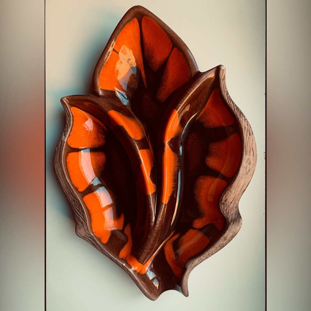 MCM Sculptural Leaf Dish | Plat en céramique vintage orange & brun 60s Art